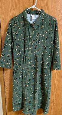 The Vermont Country Store Pintuck Corduroy Dress Sage Floral Green Size L